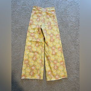 Size 4 Flower print Marine Straight Leg, high rise Zara Jeans